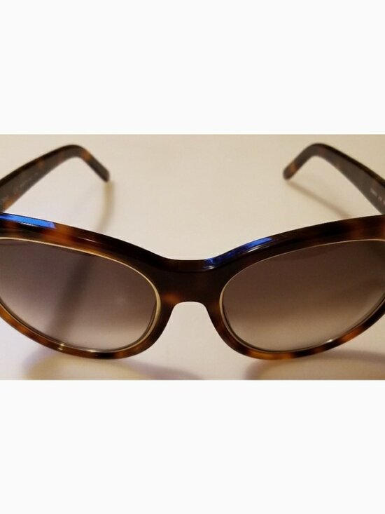 Chloé Sunglasses Style: CE690S Tortoise EUC with Case! main image 5